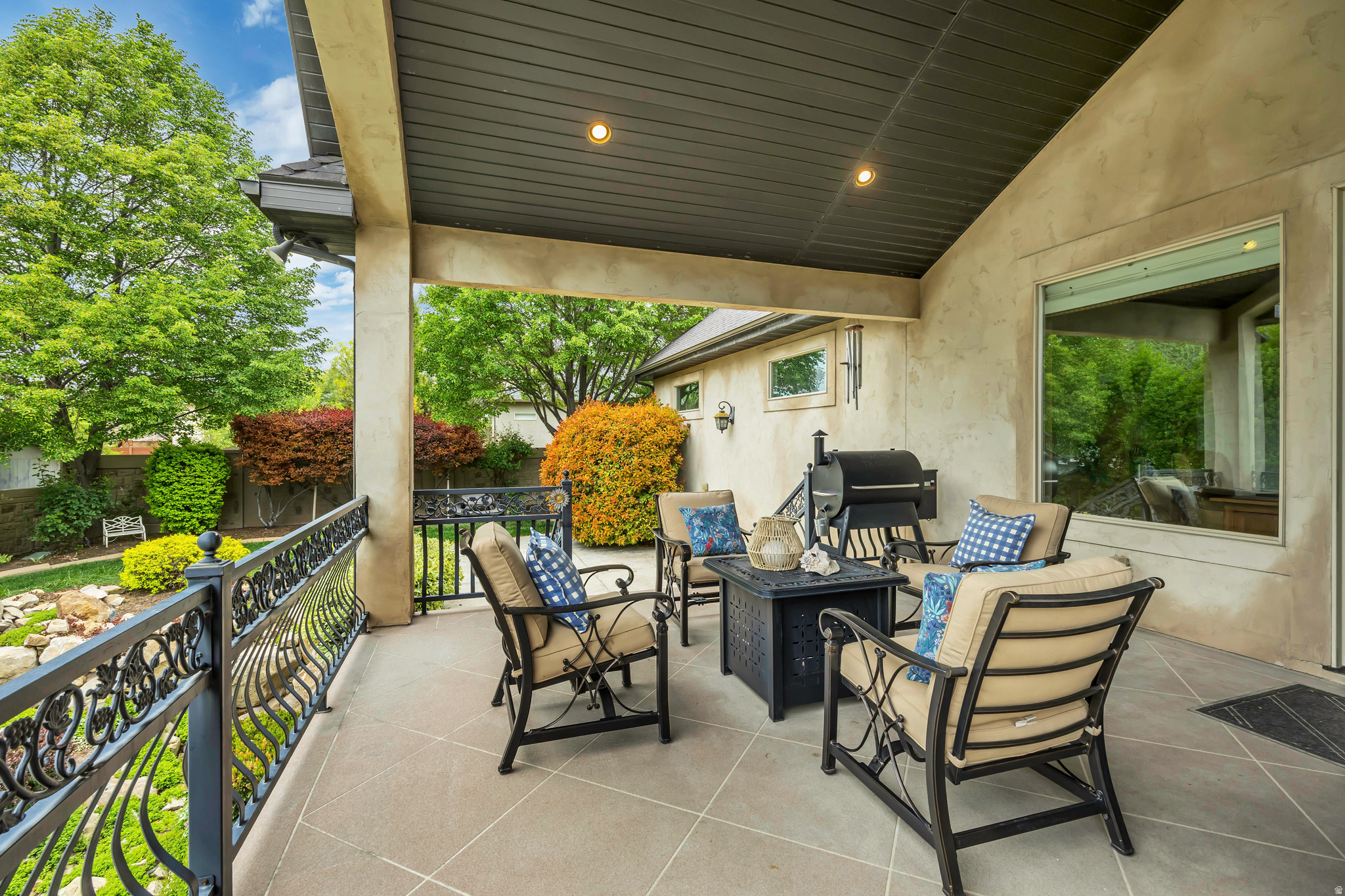ASPEN CREST - Residential