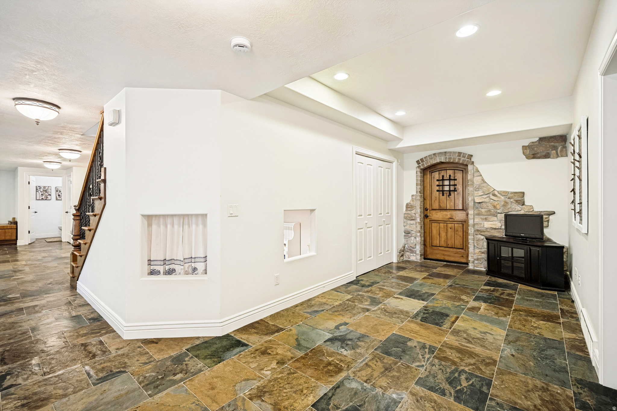 ASPEN CREST - Residential