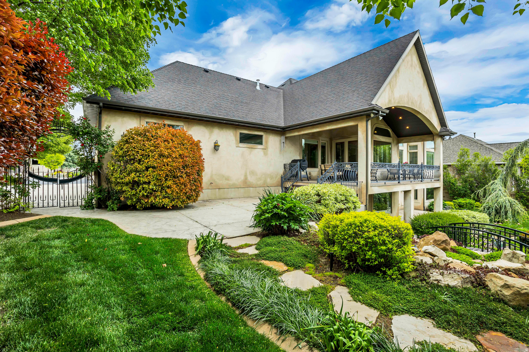 ASPEN CREST - Residential
