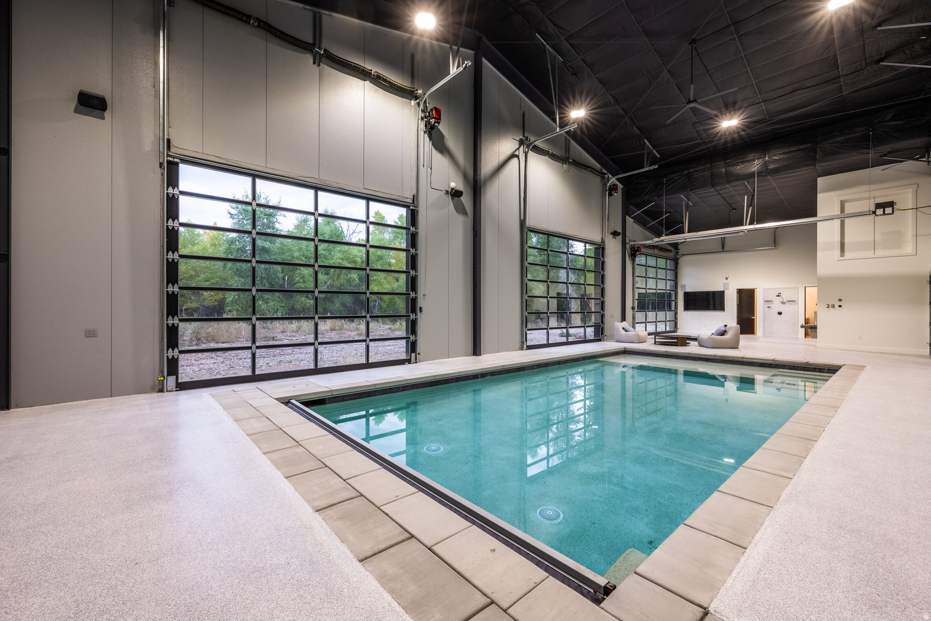 OAKLEY TOWN (BOULDERVILLE) - Residential