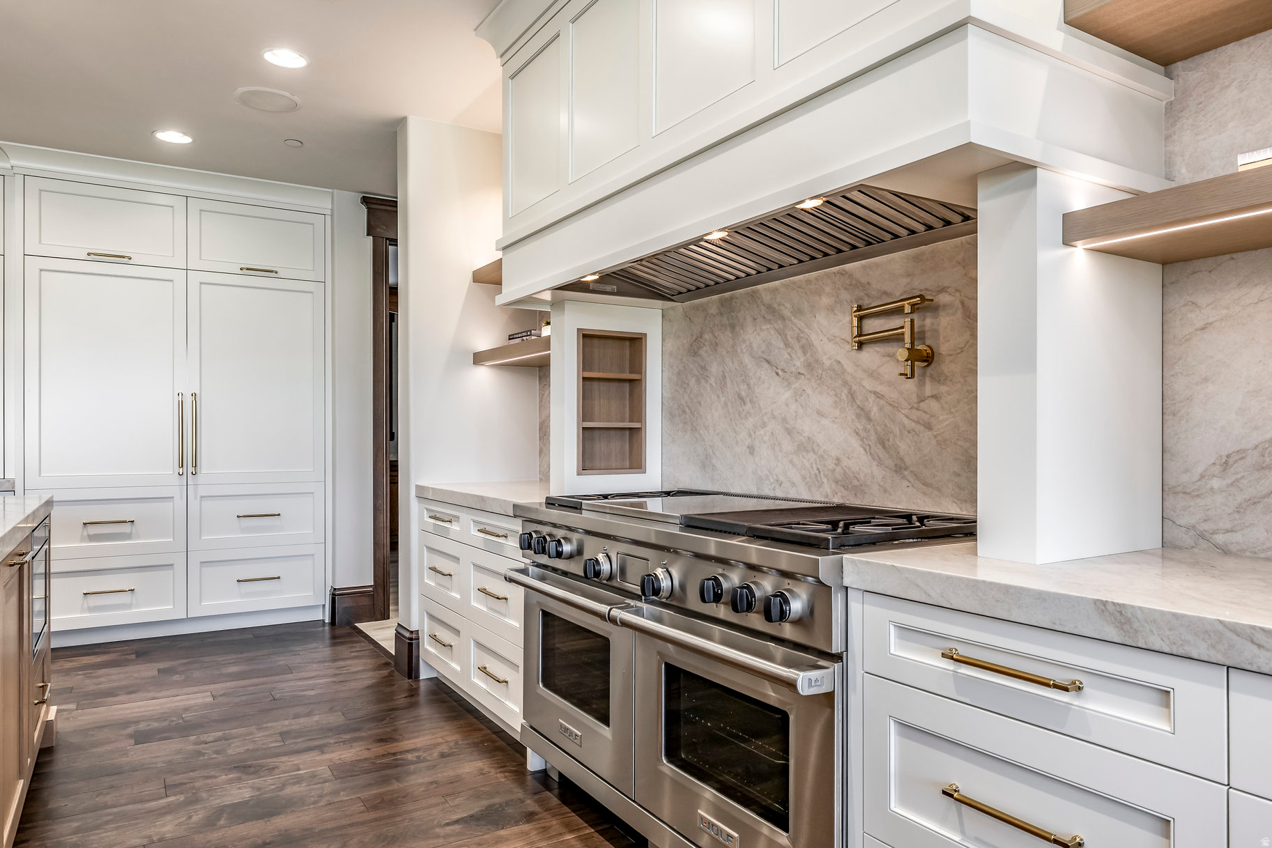 OAKLEY TOWN (BOULDERVILLE) - Residential