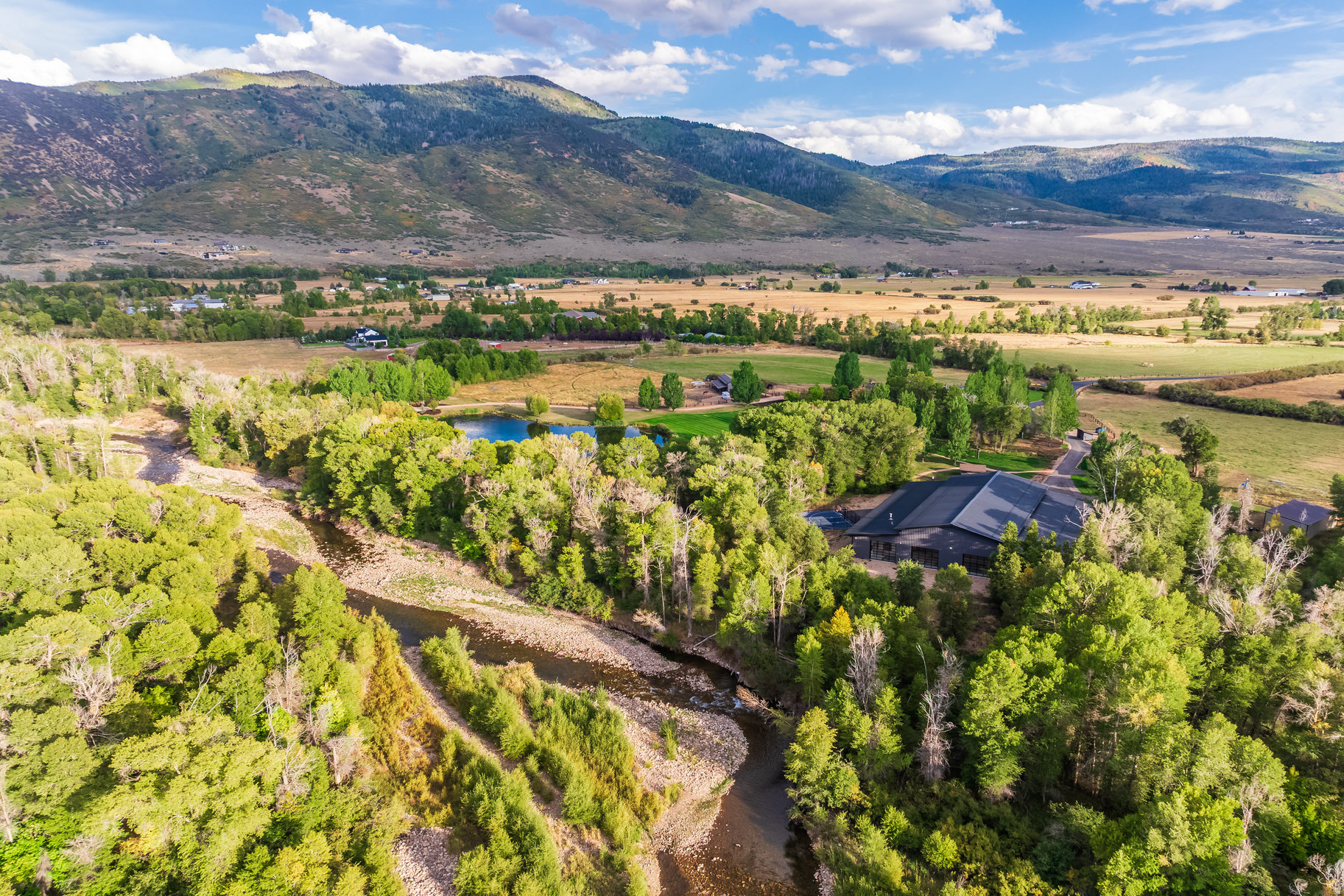 OAKLEY TOWN (BOULDERVILLE) - Residential