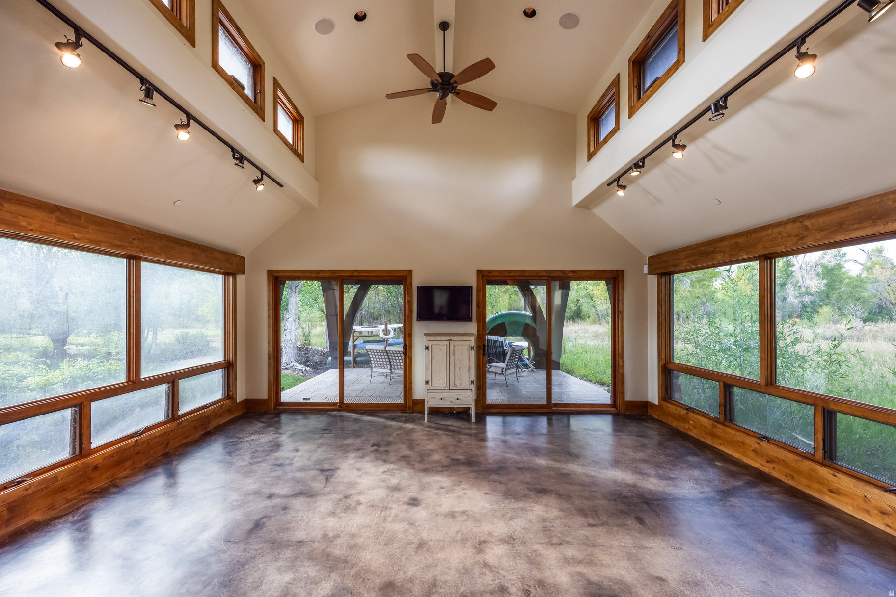 OAKLEY TOWN (BOULDERVILLE) - Residential