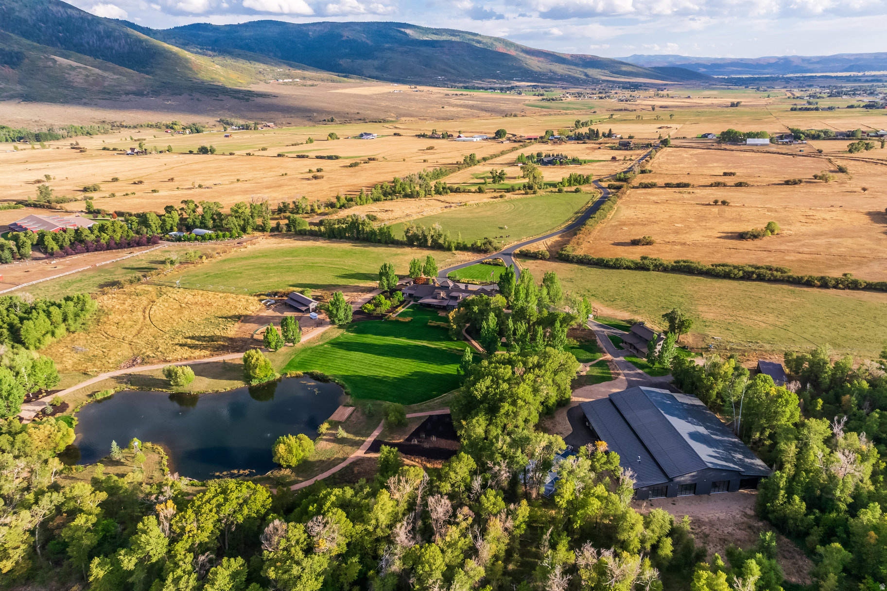 OAKLEY TOWN (BOULDERVILLE) - Residential