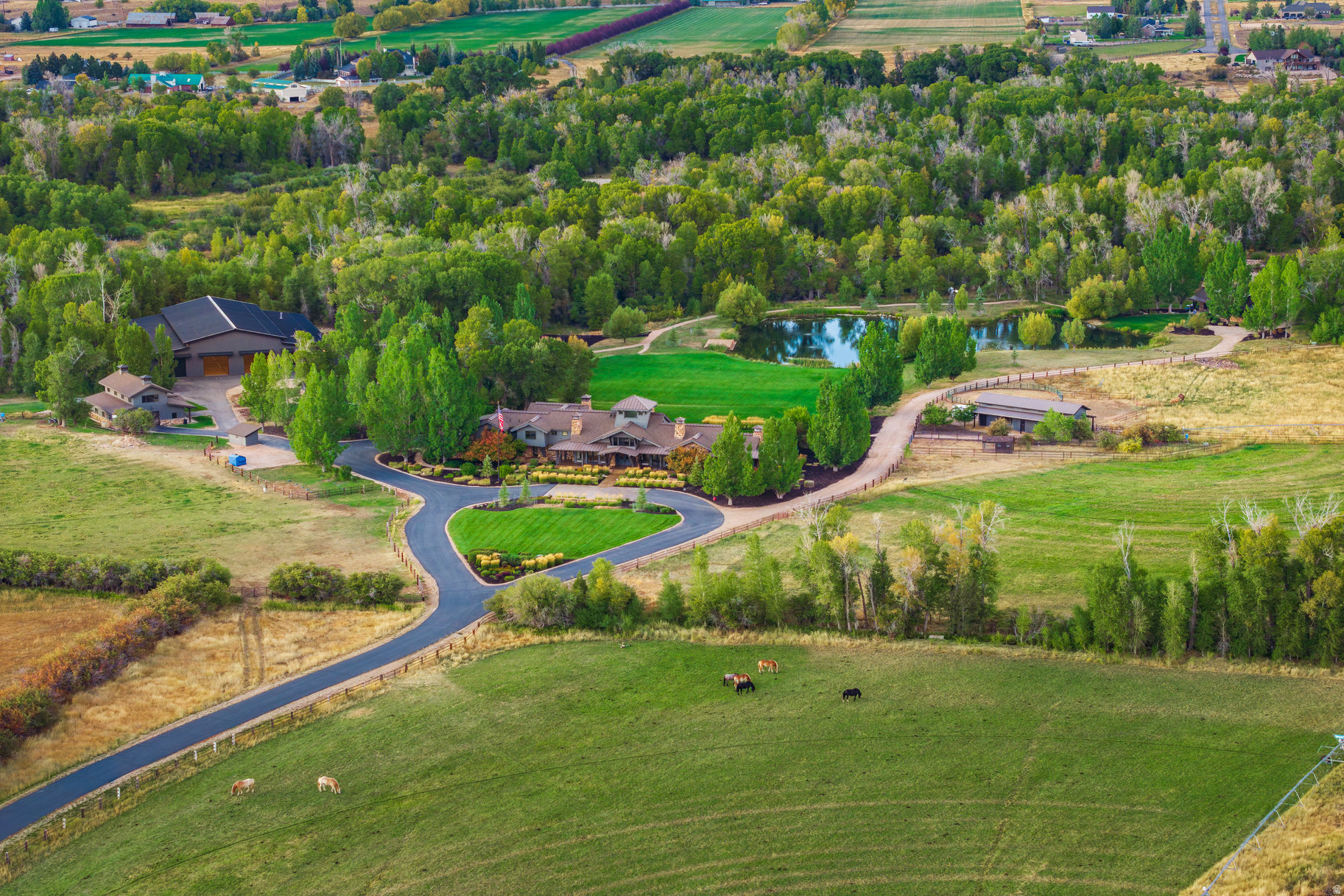 OAKLEY TOWN (BOULDERVILLE) - Residential