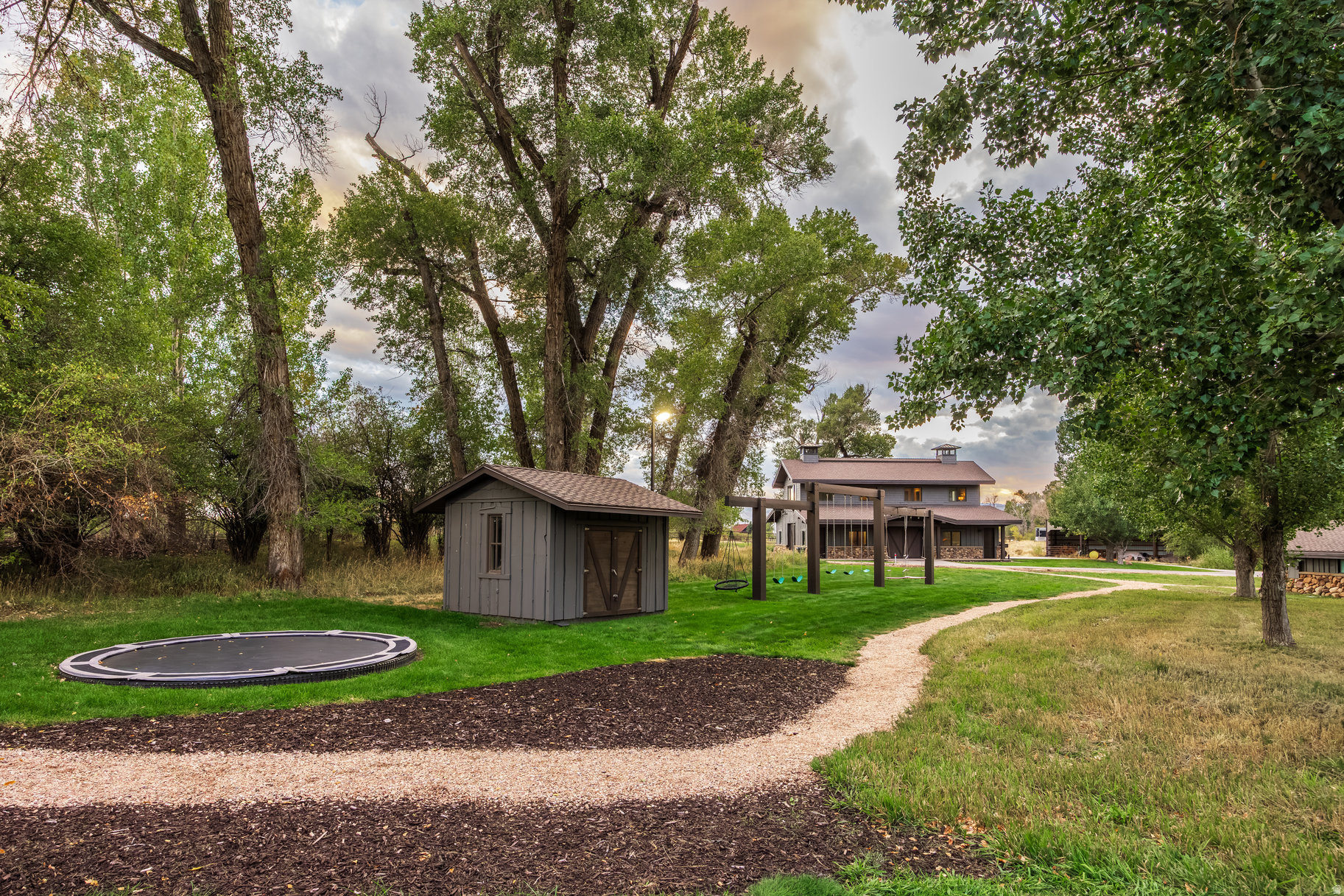 OAKLEY TOWN (BOULDERVILLE) - Residential