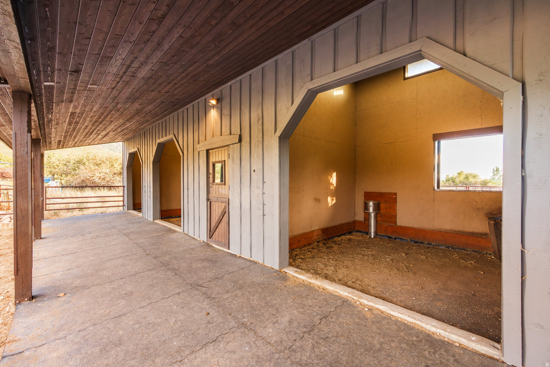 OAKLEY TOWN (BOULDERVILLE) - Residential