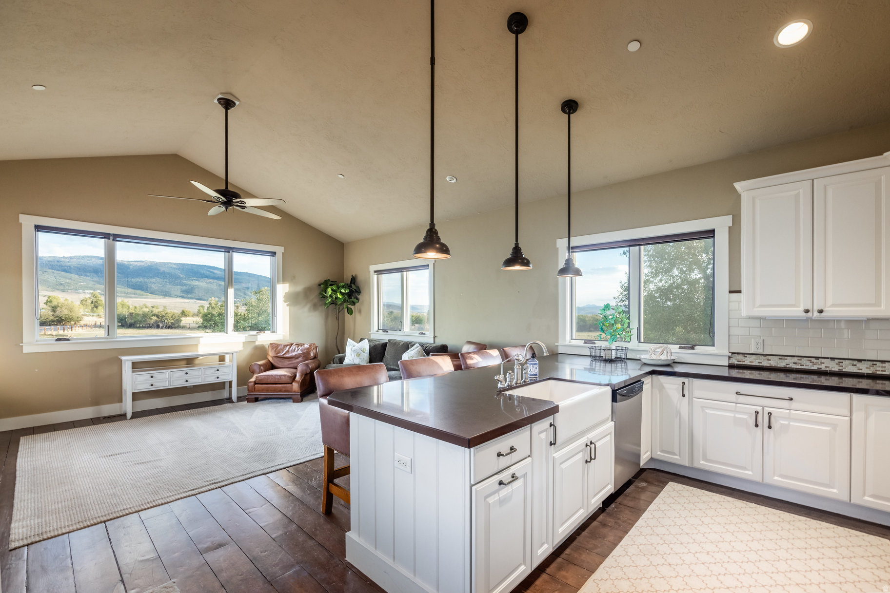 OAKLEY TOWN (BOULDERVILLE) - Residential