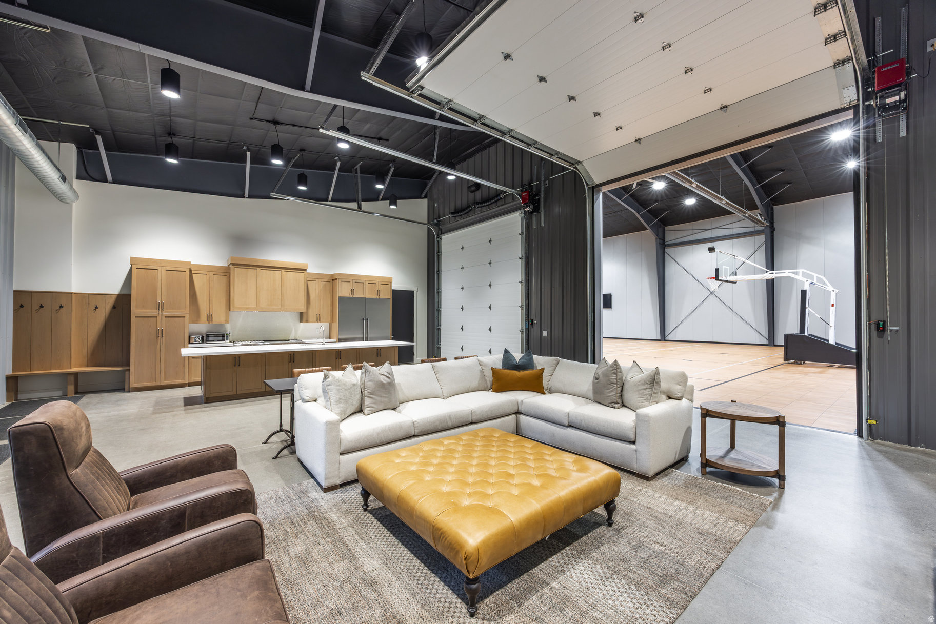 OAKLEY TOWN (BOULDERVILLE) - Residential