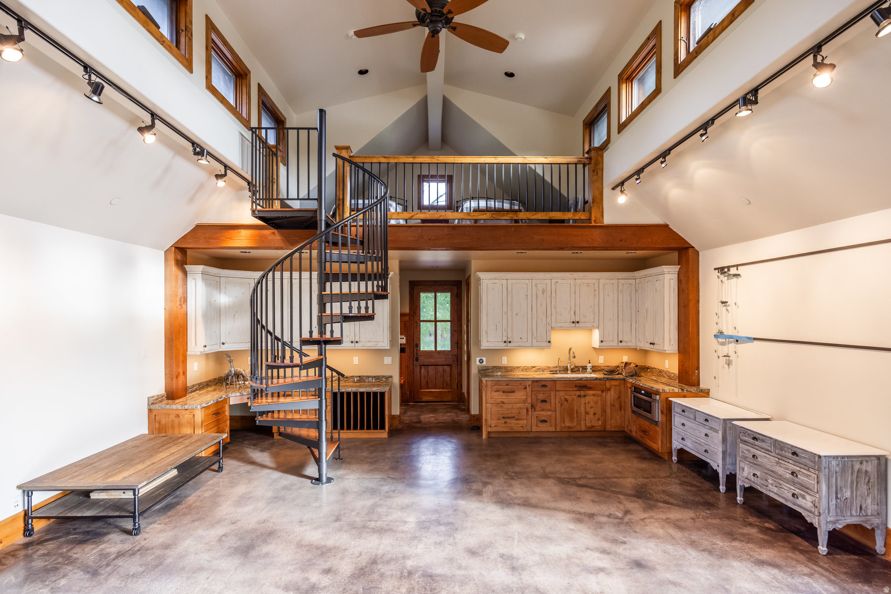 OAKLEY TOWN (BOULDERVILLE) - Residential