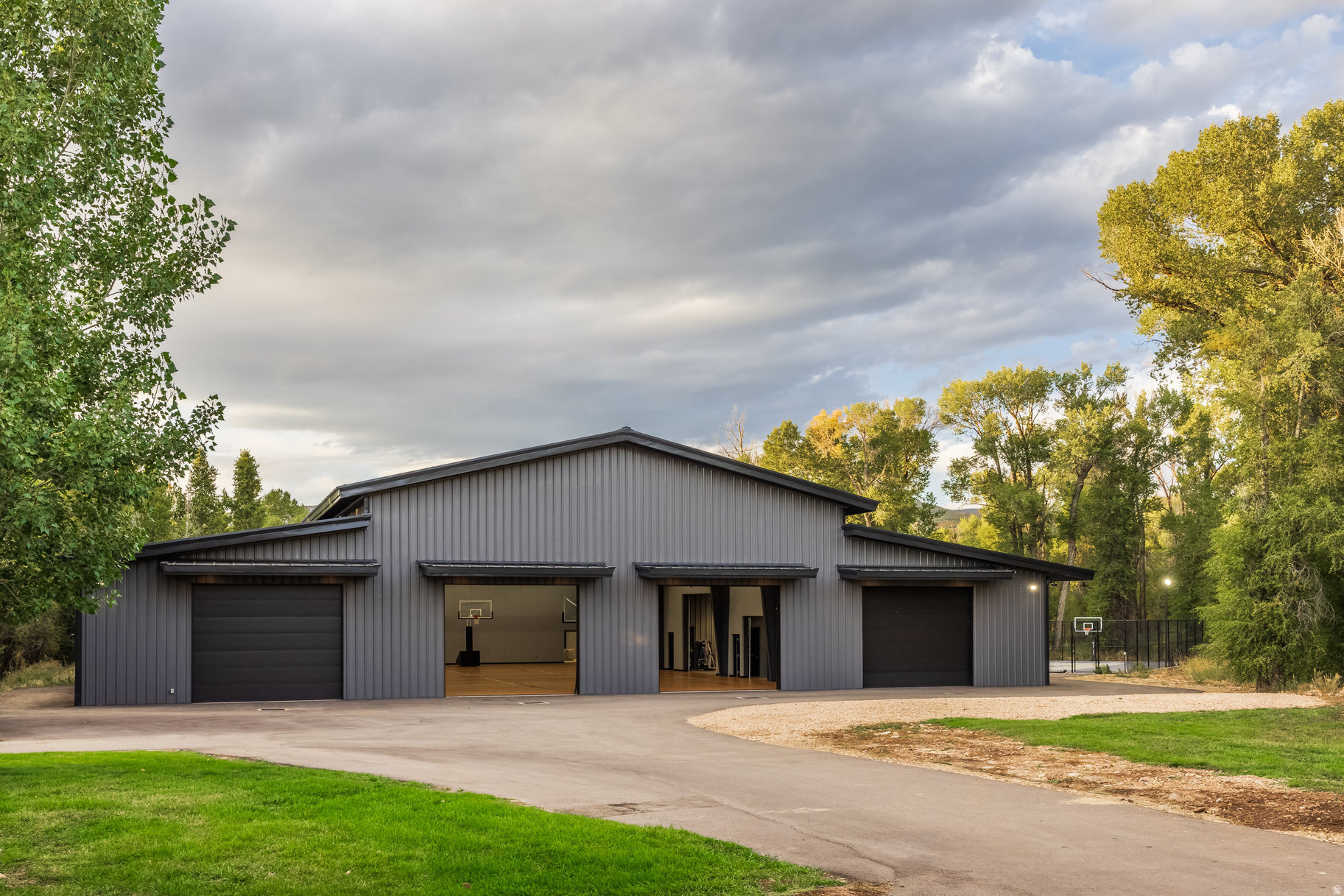 OAKLEY TOWN (BOULDERVILLE) - Residential