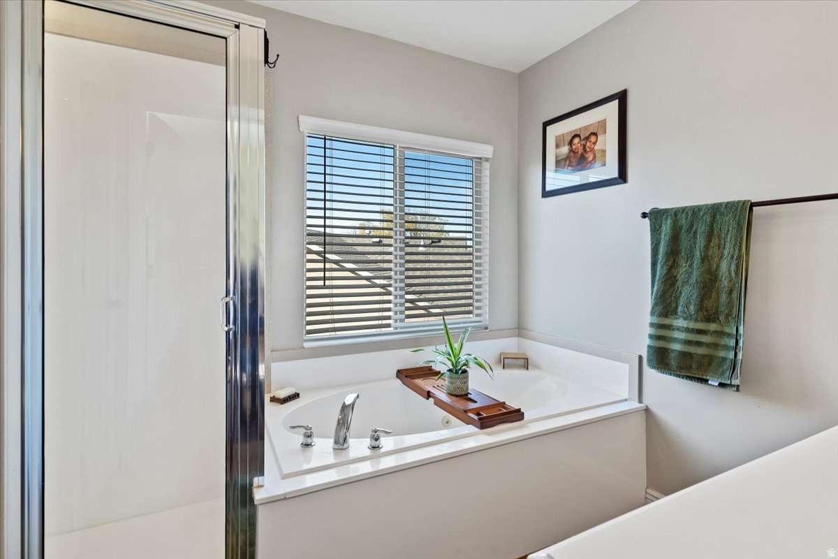 BRIARWOOD HOLLOW - Residential