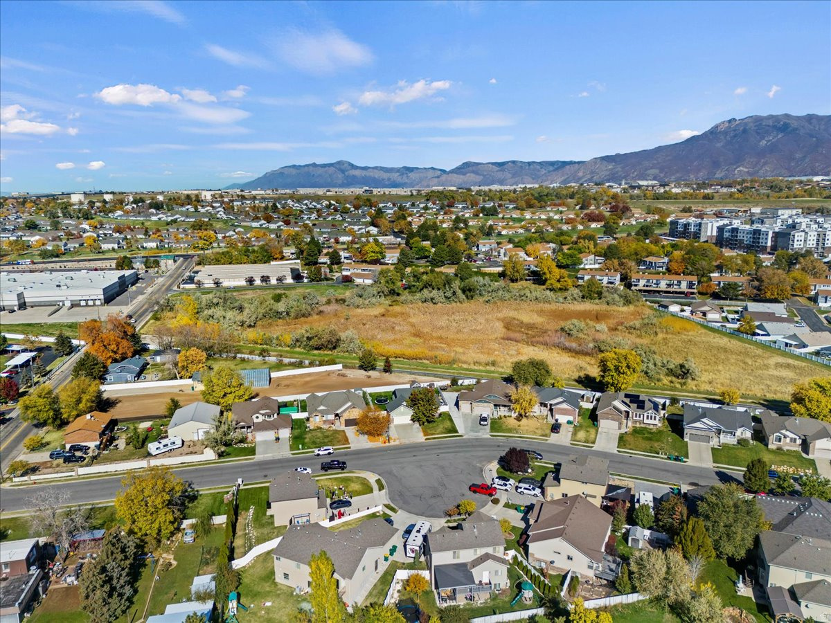 BRIARWOOD HOLLOW - Residential