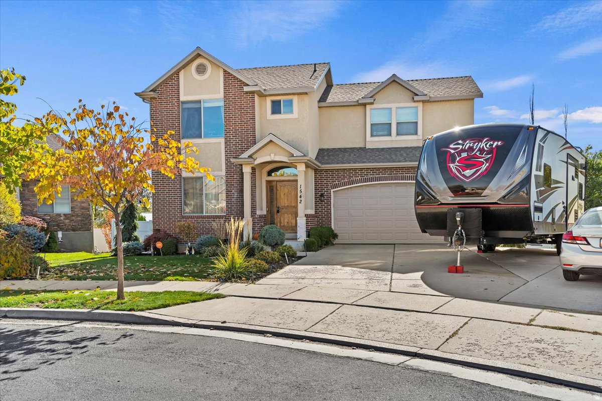 BRIARWOOD HOLLOW - Residential