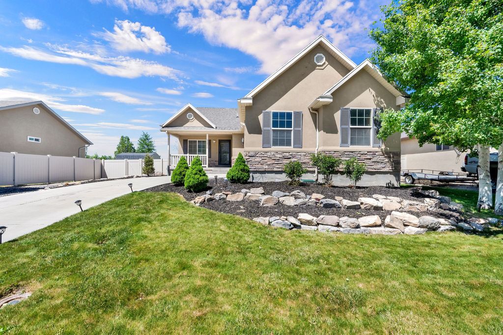 Photo of 3727 N N SUMMER WAY E, Eagle Mountain, UT 84005 (MLS # 2158555)