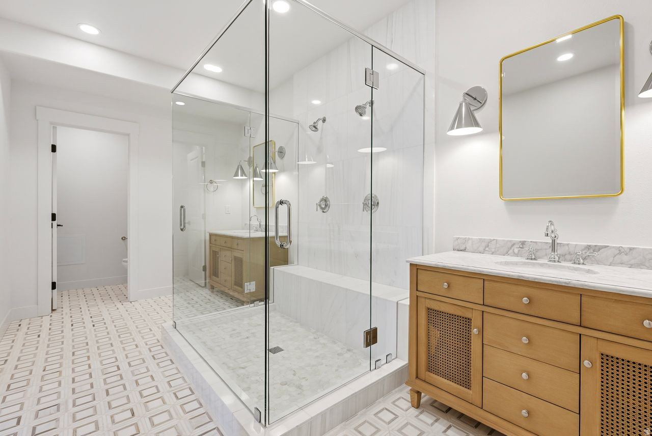 VALLEY HILLS ESTATES - Residential