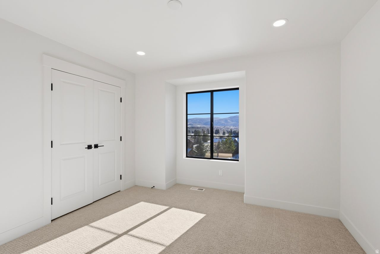 VALLEY HILLS ESTATES - Residential