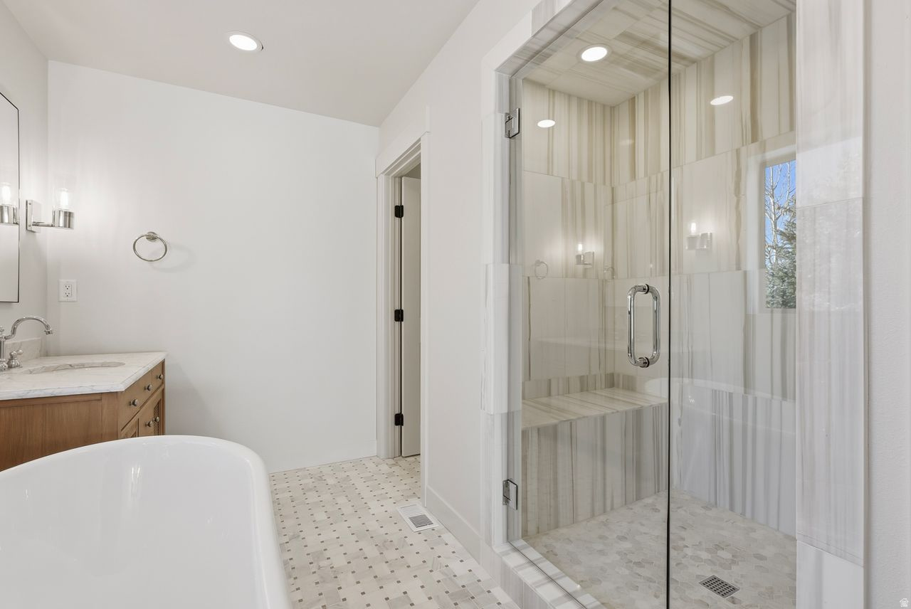 VALLEY HILLS ESTATES - Residential