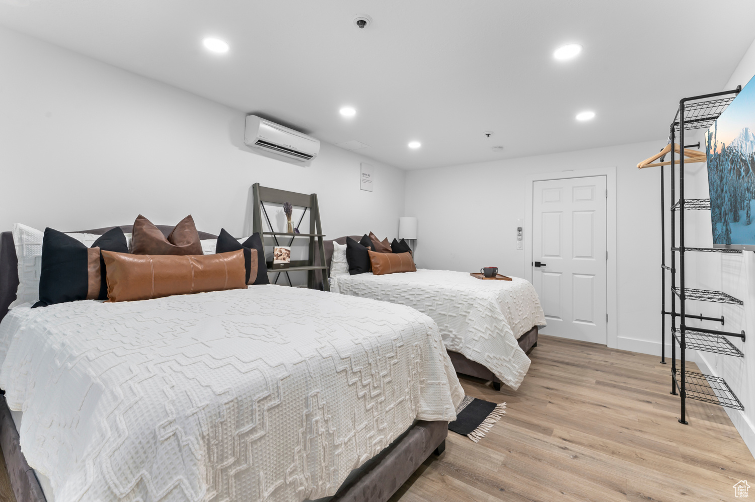 TREASURE MOUNTAIN - Residential