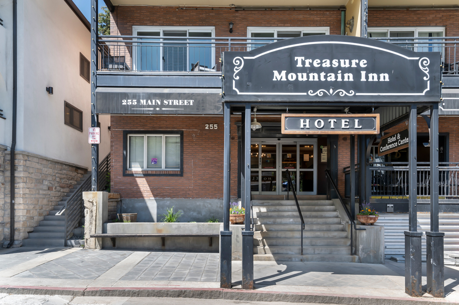 TREASURE MOUNTAIN - Residential