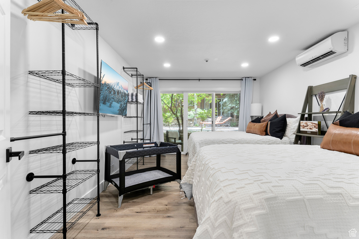 TREASURE MOUNTAIN - Residential