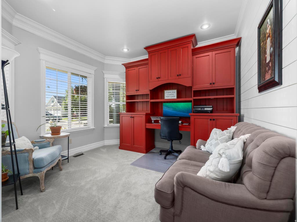 Photo of 2639 W PEBBLE CREEK LN N, Lehi, UT 84043 (MLS # 2166441)
