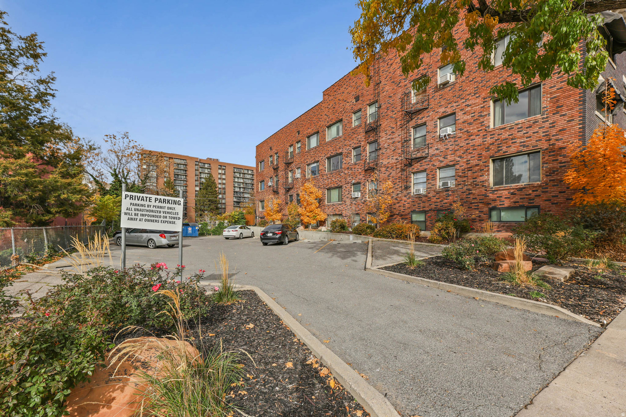 OXFORD MANOR - Residential