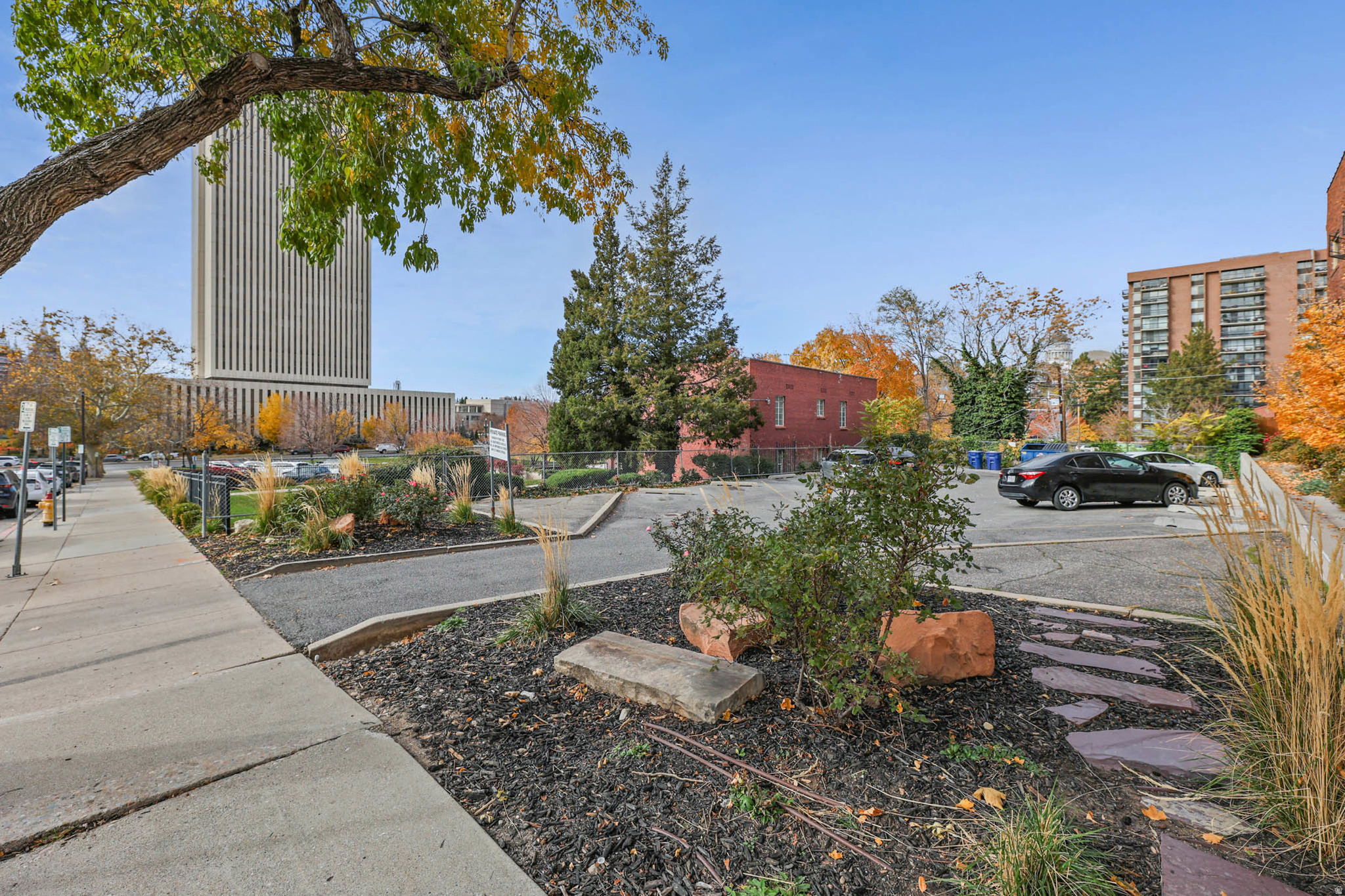 OXFORD MANOR - Residential