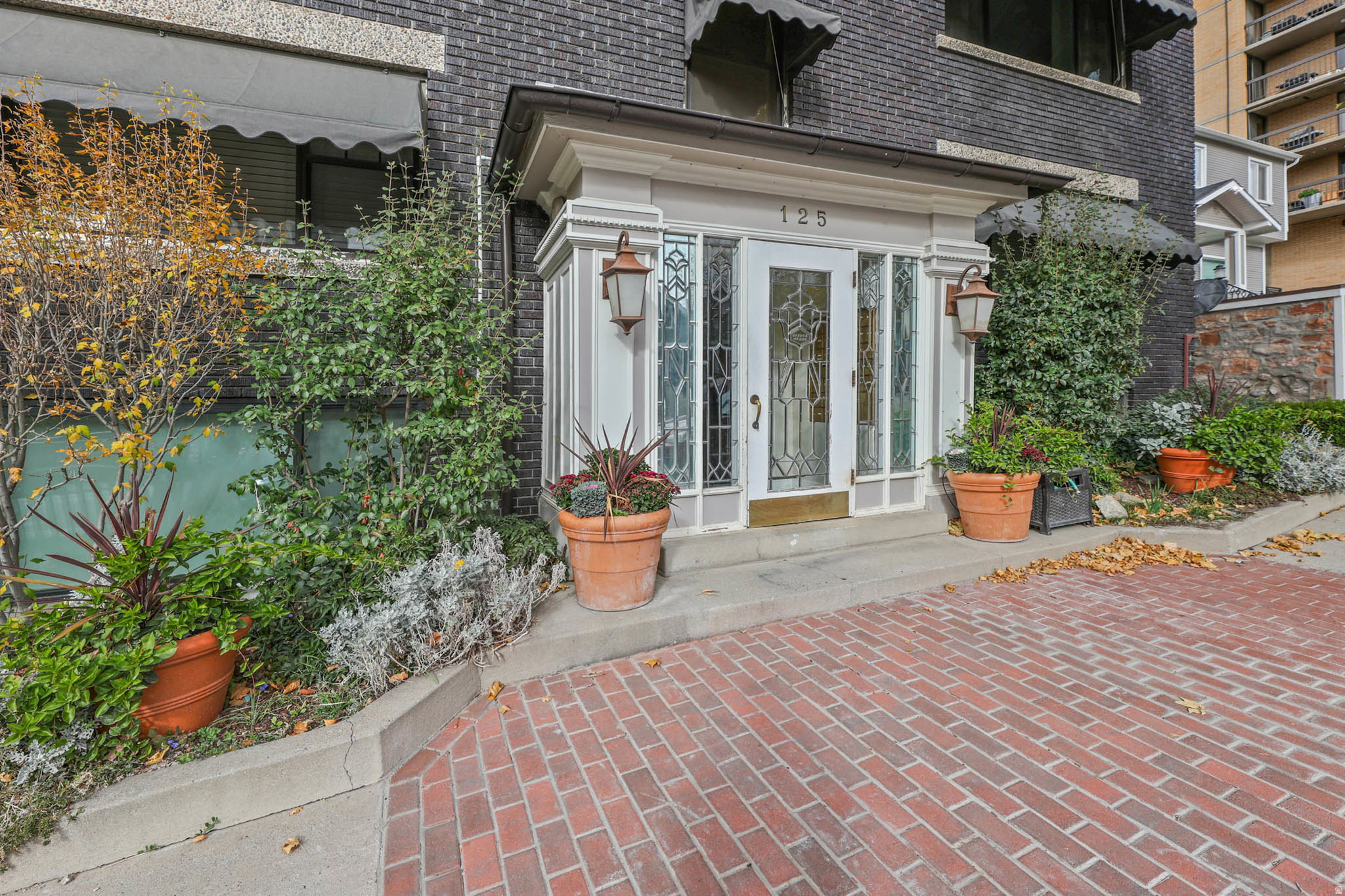 OXFORD MANOR - Residential