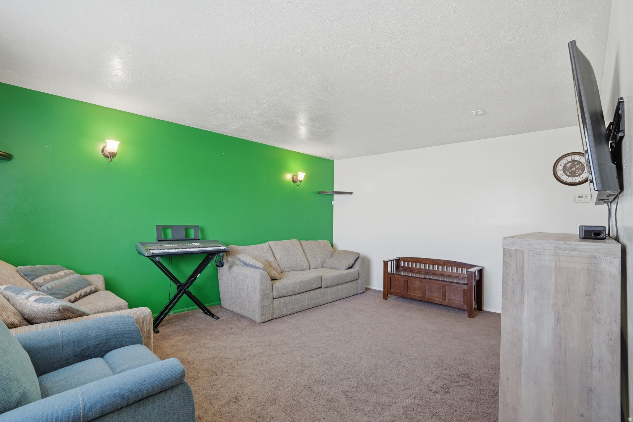 LYNNWOOD ACR - Residential