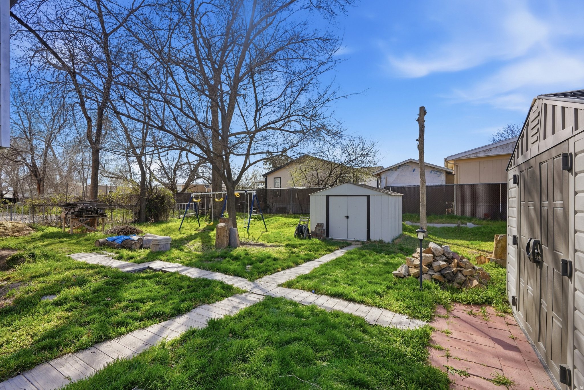 LYNNWOOD ACR - Residential