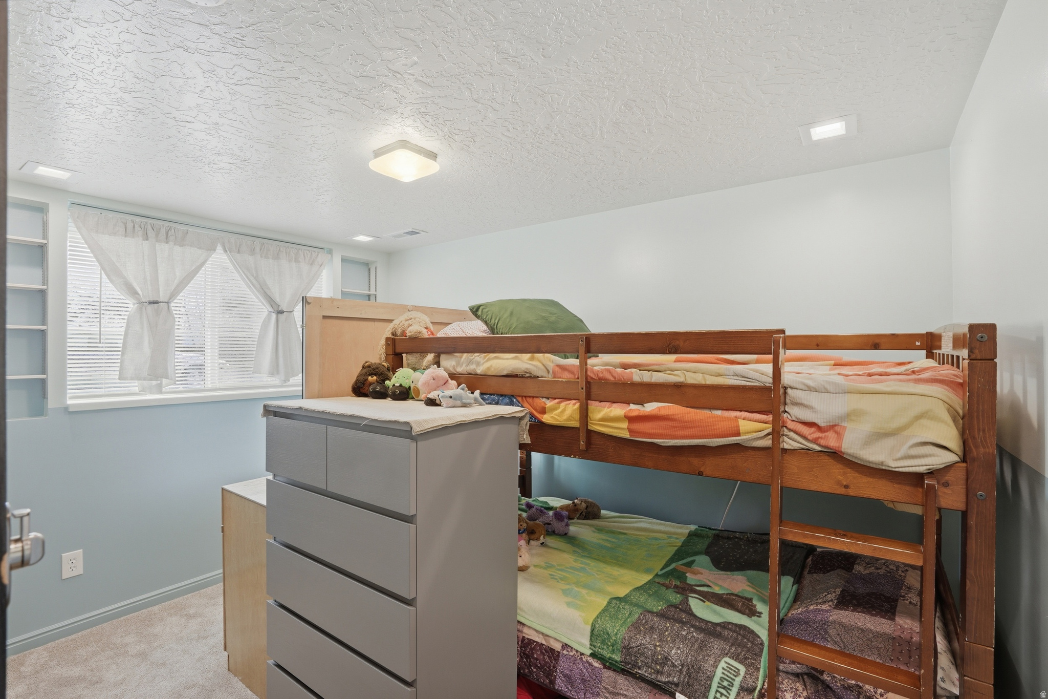 LYNNWOOD ACR - Residential