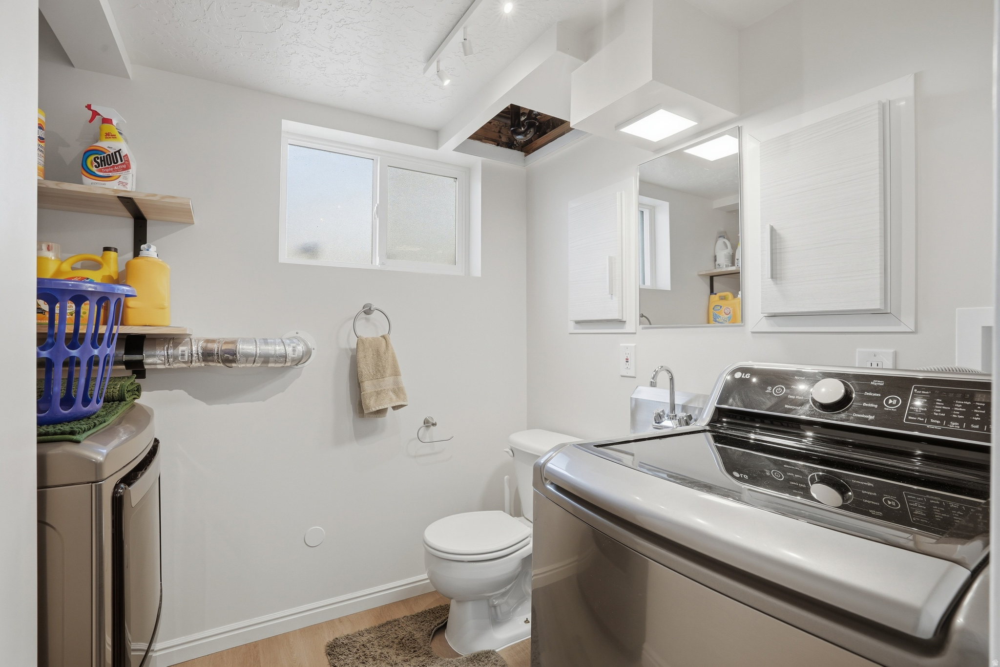 LYNNWOOD ACR - Residential