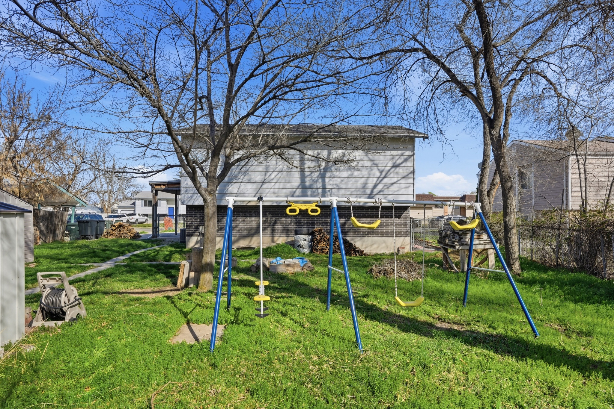 LYNNWOOD ACR - Residential