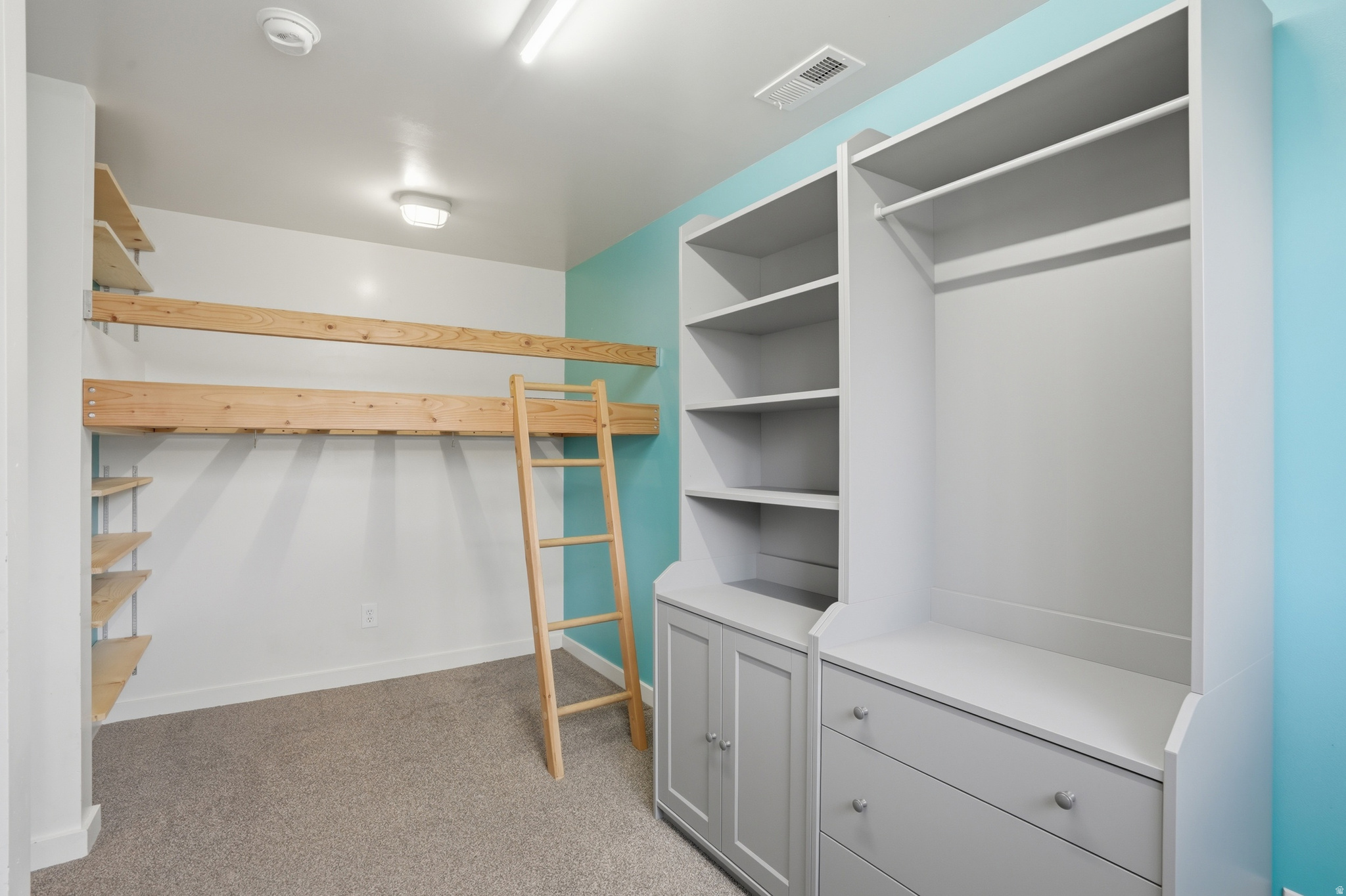 LYNNWOOD ACR - Residential