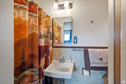 Tiny photo for 5491 JANETTE AVE, West Valley City, UT 84120 (MLS # 2119822)