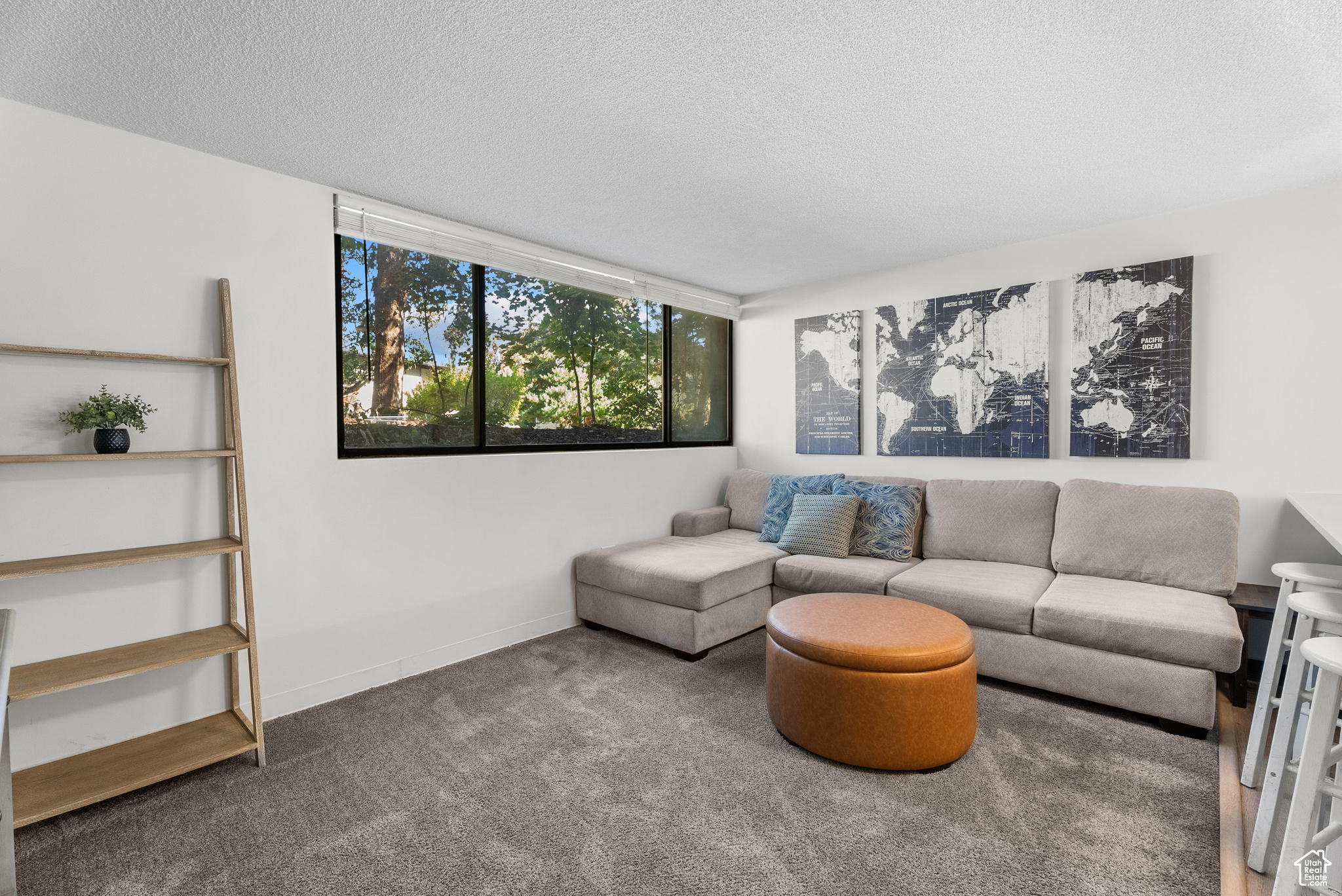 Nightly rental capable, good AirBnb with great central location. Just 2 blocks to First Time lift at Park City Resort & close to both Main St and City Market Grocery Store. Great central location. Cozy main level condo. New appliances and newly remodeled.