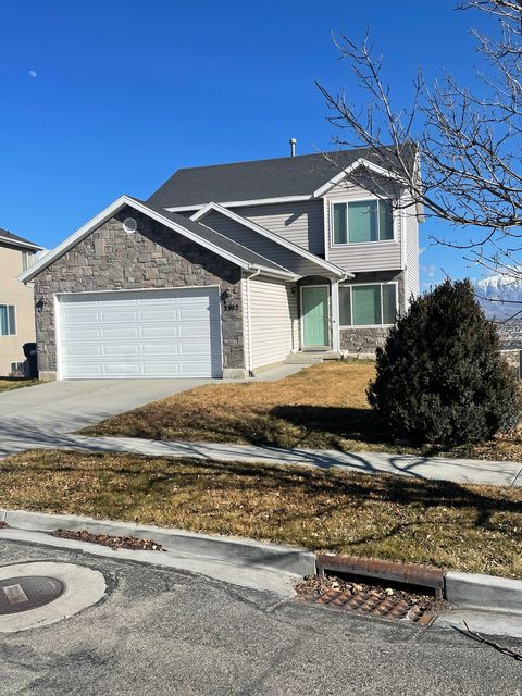 Photo of 2392 N ORCHARD WAY W, Saratoga Springs, UT 84045 (MLS # 2140010)