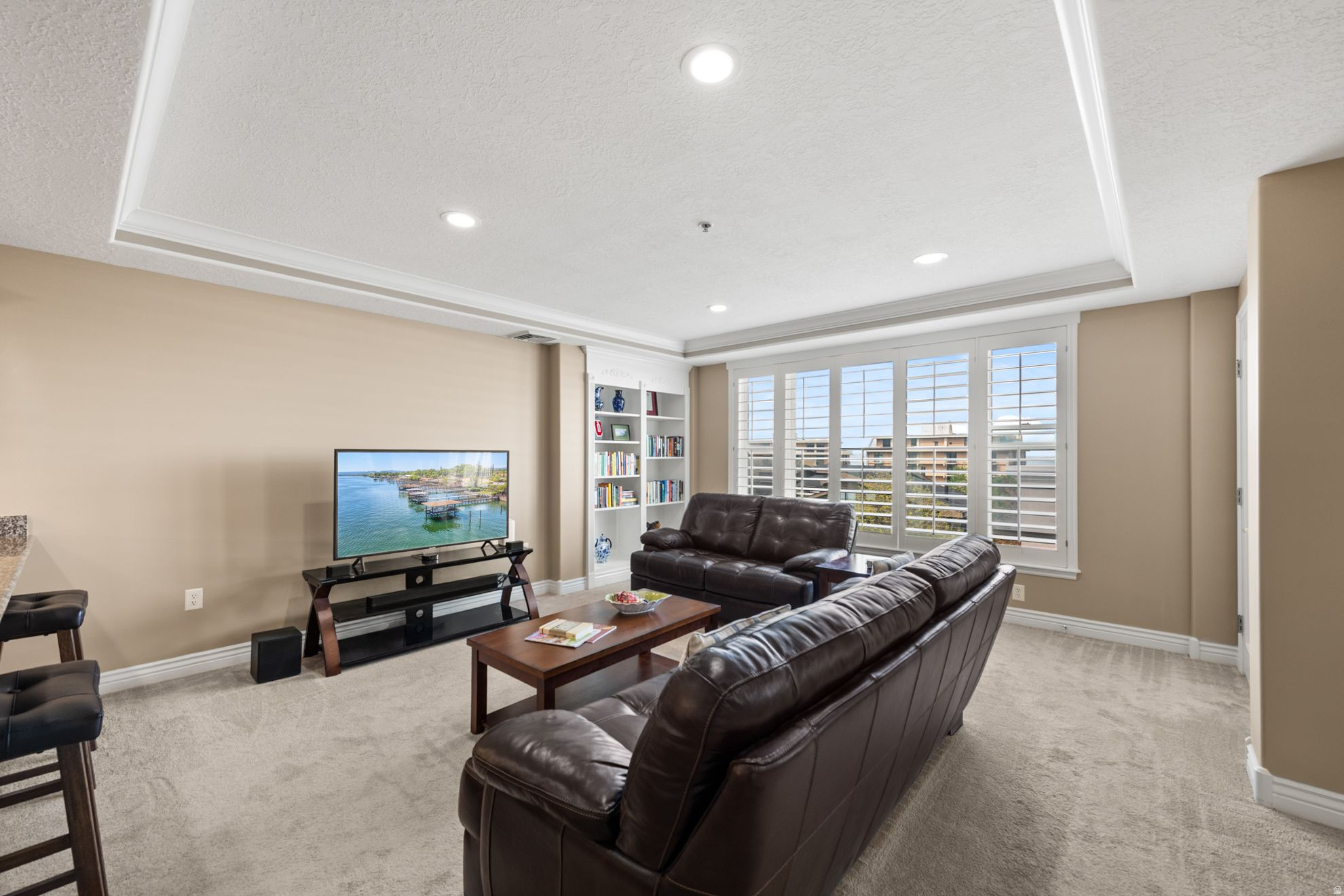 PRESIDENTIAL CLUB - Residential