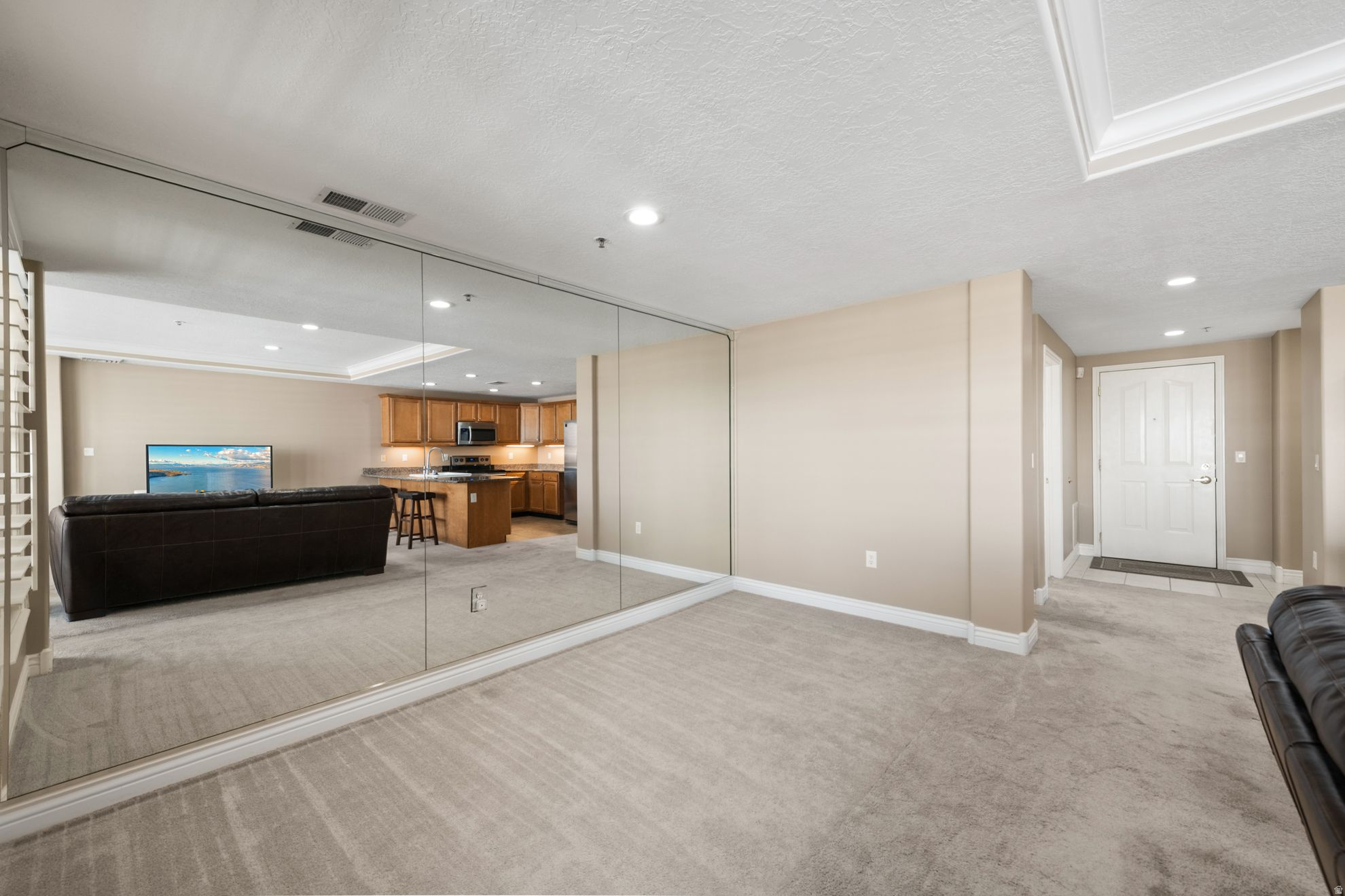 PRESIDENTIAL CLUB - Residential