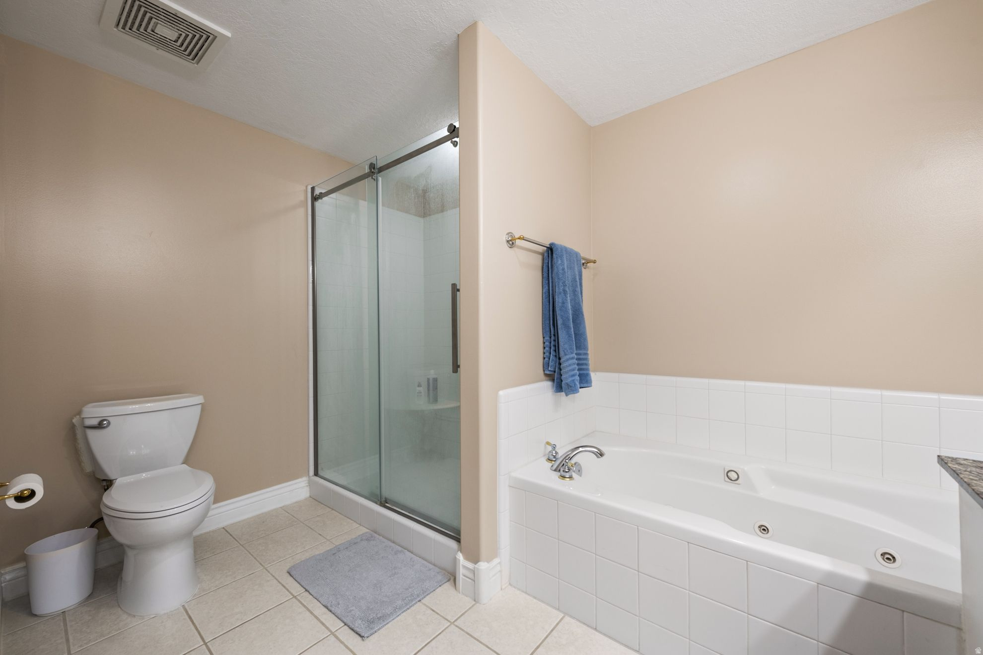 PRESIDENTIAL CLUB - Residential