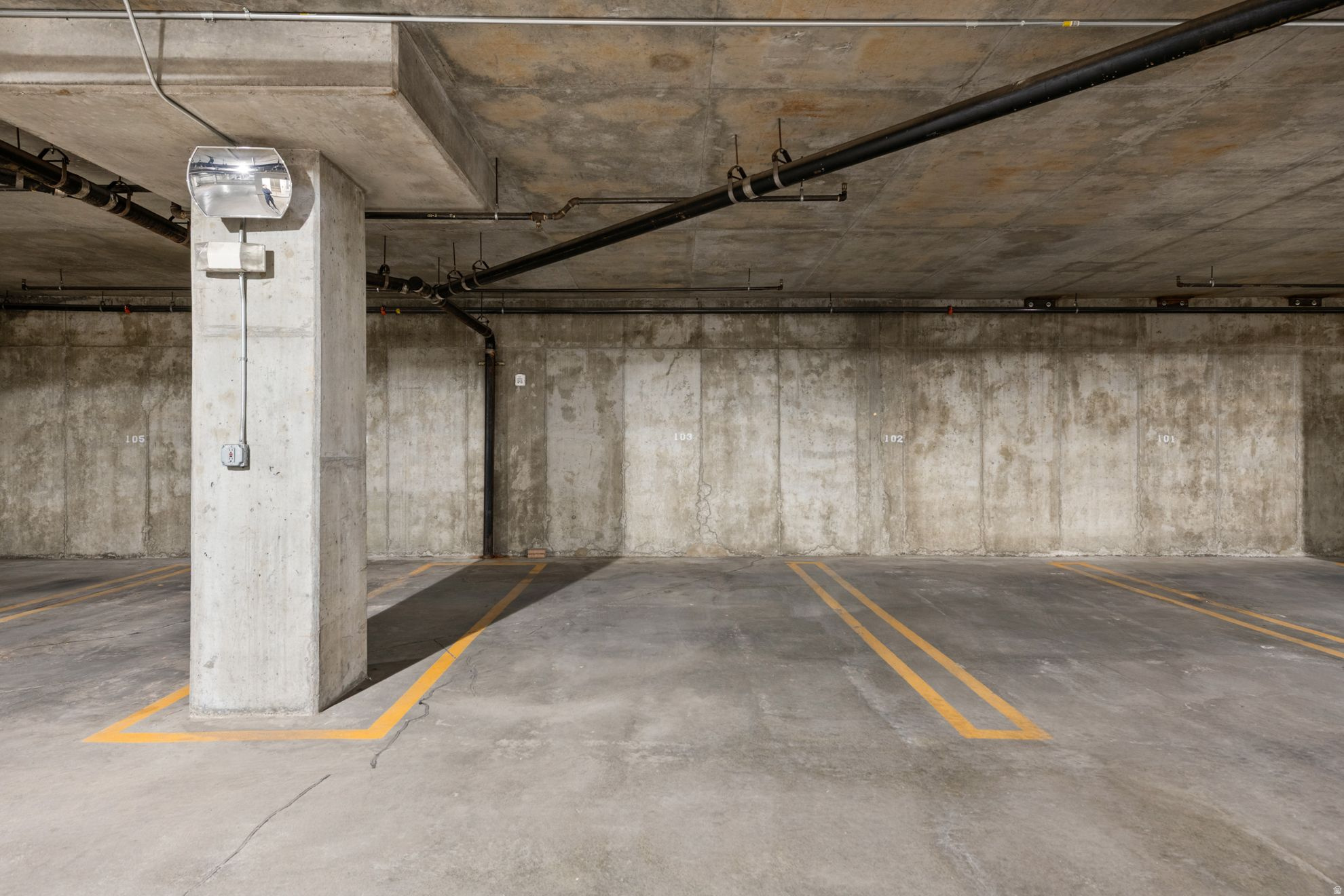 PRESIDENTIAL CLUB - Residential