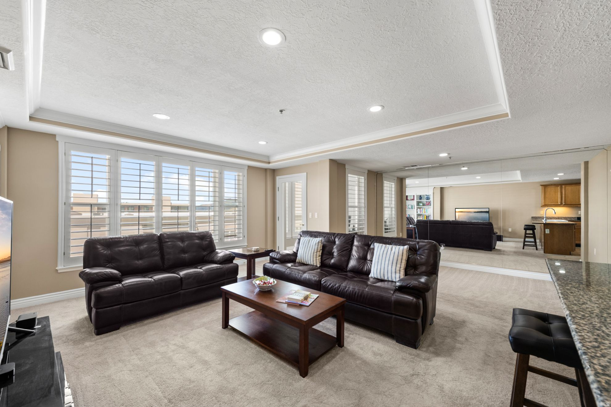 PRESIDENTIAL CLUB - Residential