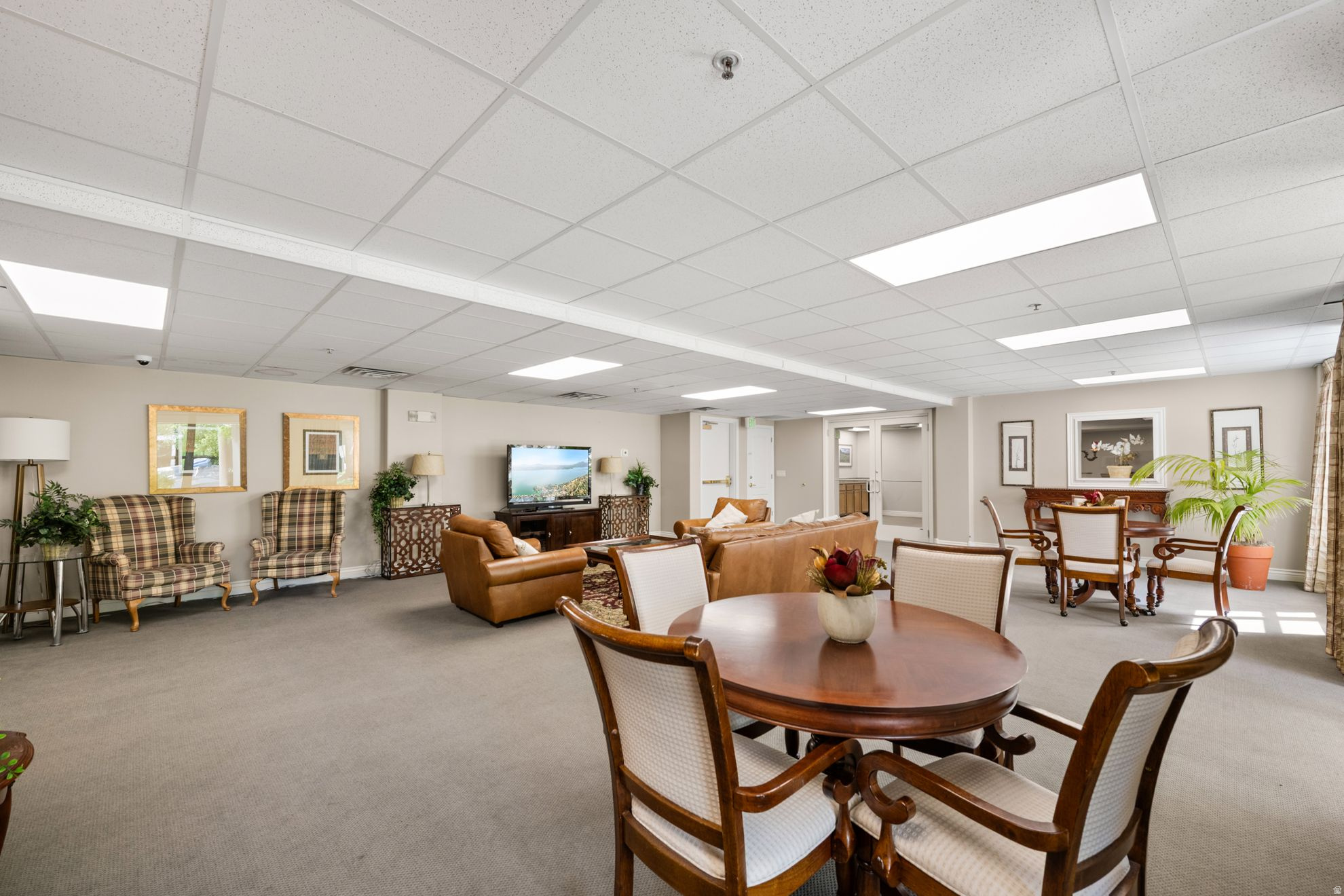 PRESIDENTIAL CLUB - Residential