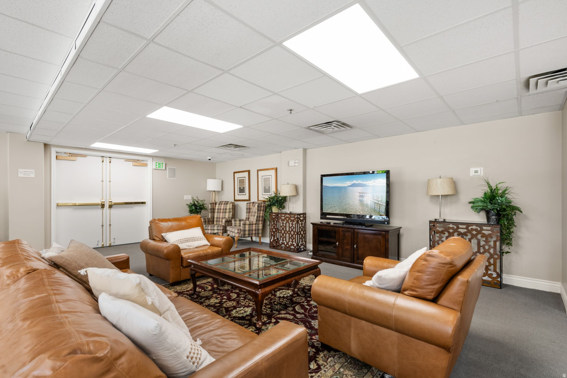 PRESIDENTIAL CLUB - Residential