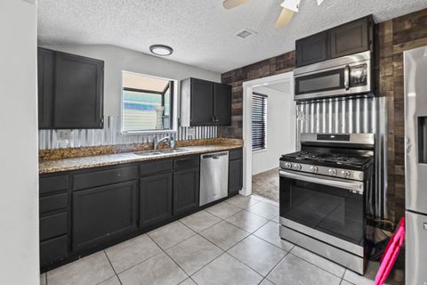 Tiny photo for 325 W PEACH St S, Grantsville, UT 84029 (MLS # 2148725)