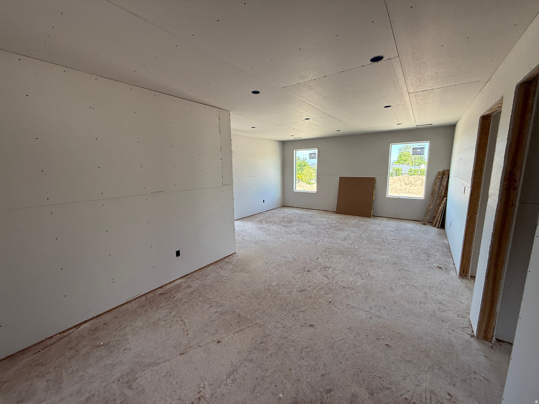 BELMONT EAST - Residential