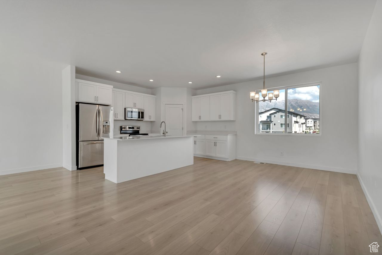 LAKESHORE LANDING - Residential