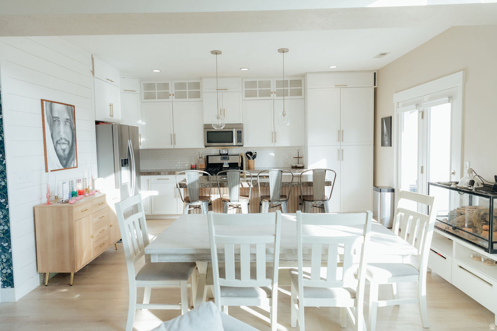 RESIDENCE ON PARK AV - Residential