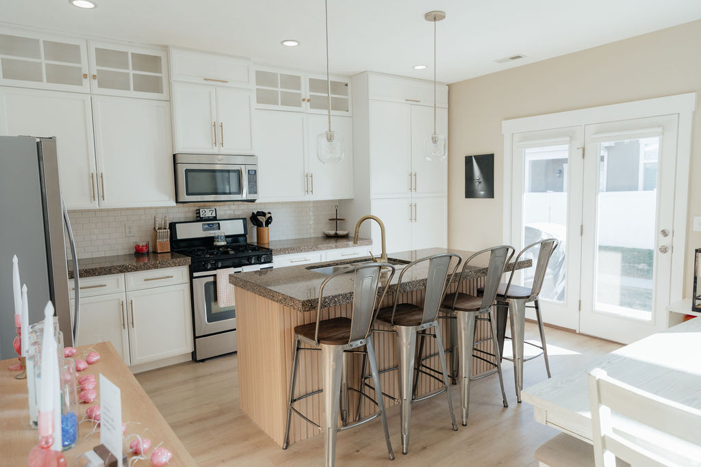 RESIDENCE ON PARK AV - Residential